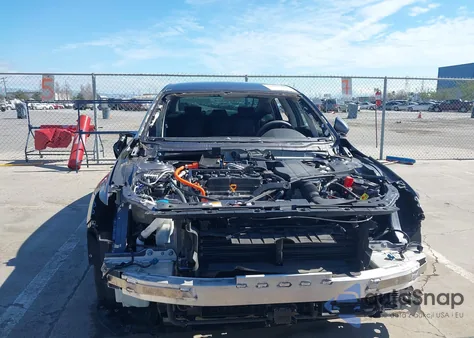 2022 Honda Accord Hybrid z USA, uszkodzony, nr VIN 1HGCV3F12NA006563